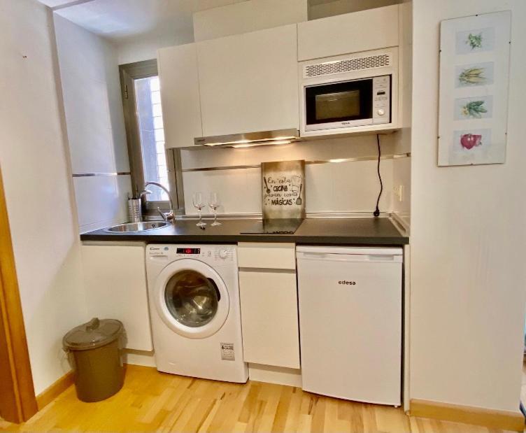 Apartament Estudio Con Parking Centro De By Grupo Bmorales